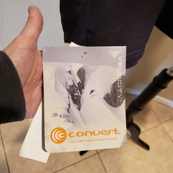 Convert Snowboard Jacket XL NWT - Picture 6 of 8